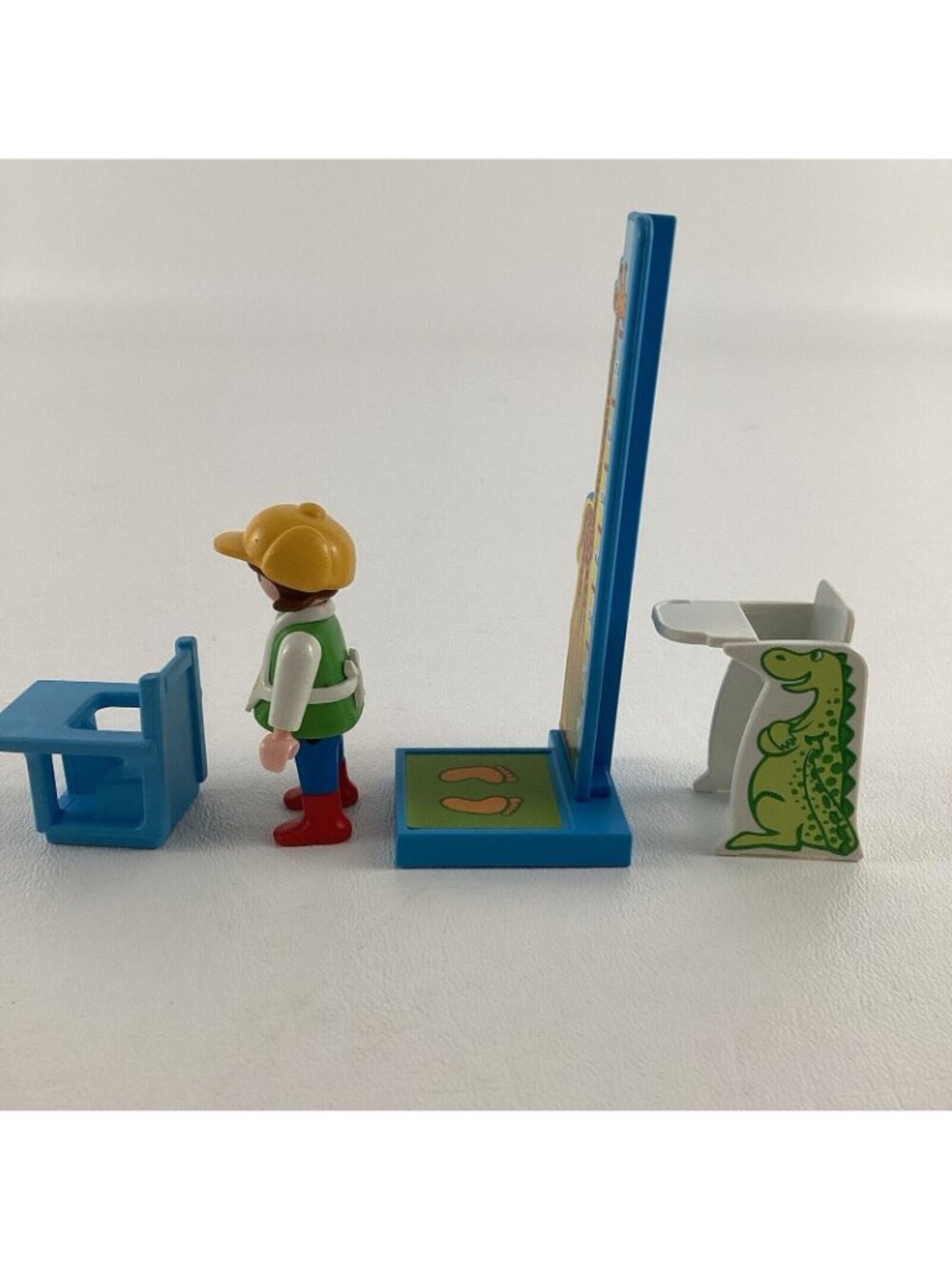 Playmobil Child Doctor Office Hospital Giraffe Growth Chart Figure Parts Lot - Picture 3 of 6